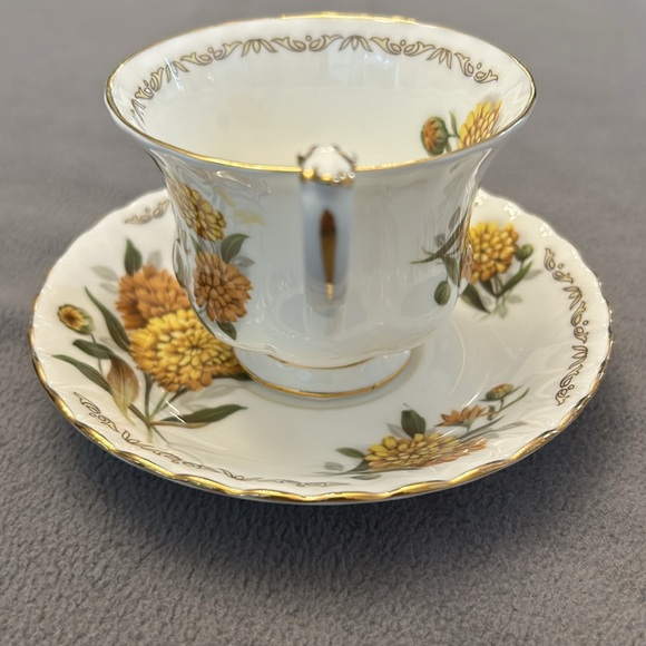 Vintage Bone China, Bouquet of the Month OCTOBER Tea Cup & Saucer - Picture 2 of 11